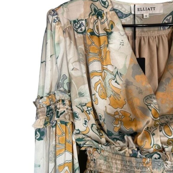 Elliatt Cream Multicolor Floral V-Neck Calvi Cropped Top Women Sz S - Picture 4 of 9